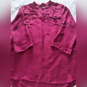Rue 21 Ladies Pullover Blouse.  Size Medium.  Long Adjustable Sleeves.